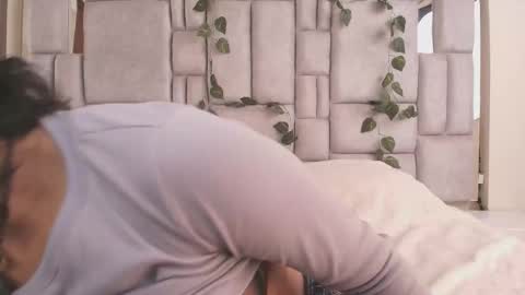      online show from 12.04.25