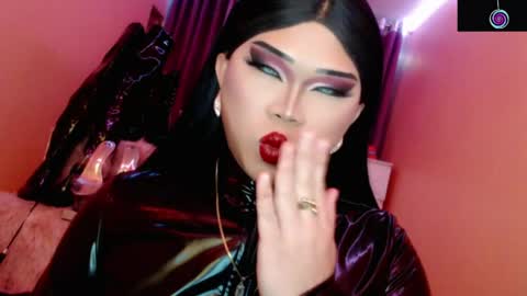 Snapshot of amiadoll chatting on 05.04.26 Queen Mireska online show from 05.04.26