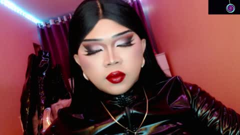 Snapshot of amiadoll chatting on 05.08.26 Queen Mireska online show from 05.08.26