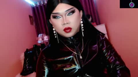 Snapshot of amiadoll chatting on 06.04.26 Queen Mireska online show from 06.04.26