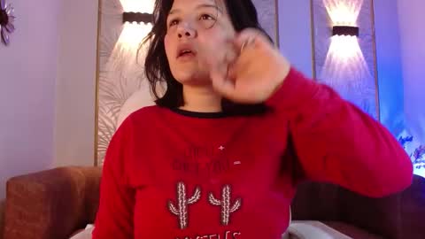 Snapshot of amie_gh chatting on 10.09.25 Amie  online show from 10.09.25