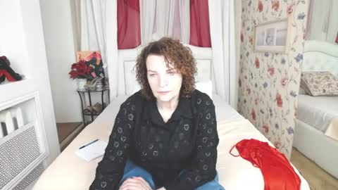 Snapshot of amihotgranny chatting on 07.20.26 Ami online show from 07.20.26