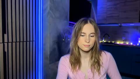 Snapshot of amily_sunray chatting on 05.18.26 Amily online show from 05.18.26