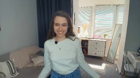 Snapshot of amirasiva chatting on 07.22.26 Emily online show from 07.22.26
