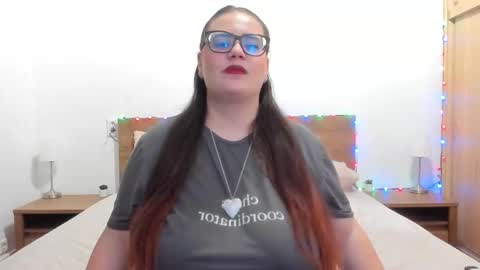 Snapshot of amiravyxen chatting on 01.11.26 Amira Vyxen online show from 01.11.26