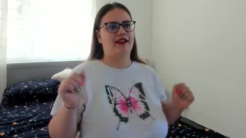Snapshot of amiravyxen chatting on 05.29.26 Amira Vyxen online show from 05.29.26