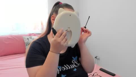 Snapshot of amiravyxen chatting on 06.17.26 Amira Vyxen online show from 06.17.26