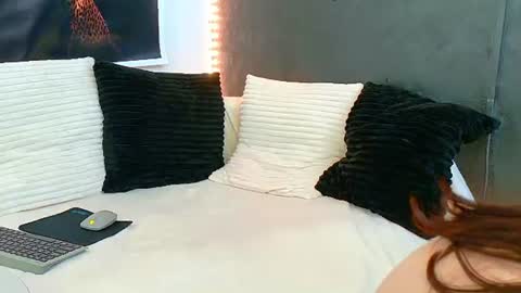 Snapshot of ammirra_a chatting on 06.25.26 Amira online show from 06.25.26