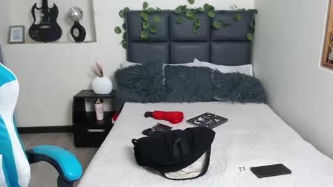 Amnesia online show from 09.25.25