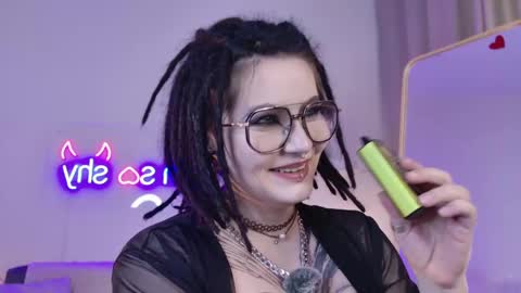 Snapshot of amorefae chatting on 05.12.26 amore online show from 05.12.26