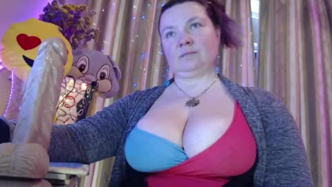 Snapshot of amorelara chatting on 04.15.26 amorelara online show from 04.15.26