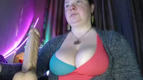 Snapshot of amorelara chatting on 06.18.26 amorelara online show from 06.18.26