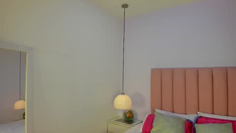 Aleja   online show from 11.16.25