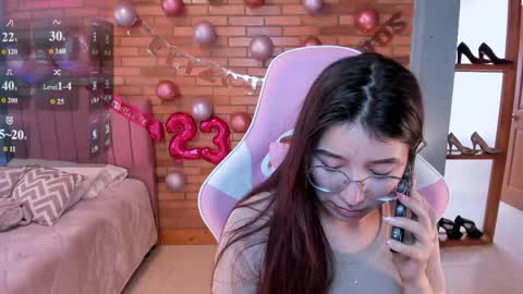 Snapshot of amy_sophiaa chatting on 05.11.26 Amy sophia 3 online show from 05.11.26