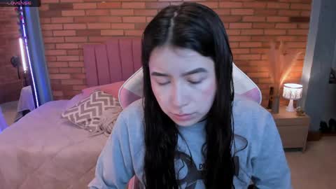 Snapshot of amy_sophiaa chatting on 05.21.26 Amy sophia 3 online show from 05.21.26