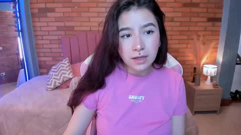 Snapshot of amy_sophiaa chatting on 05.24.26 Amy sophia 3 online show from 05.24.26