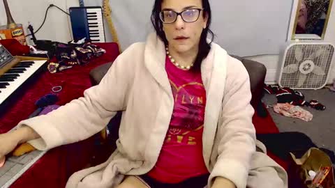 Trashely Gimpson online show from 10.28.25