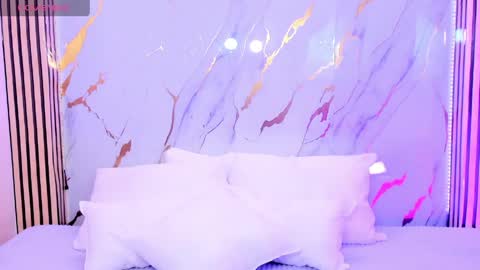 My name is AMY... Nice to meet you  thumb up me please its important online show from 04.23.26