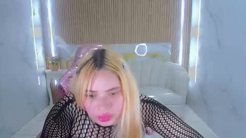 Snapshot of amyg777_s chatting on 10.28.25 Amy  online show from 10.28.25