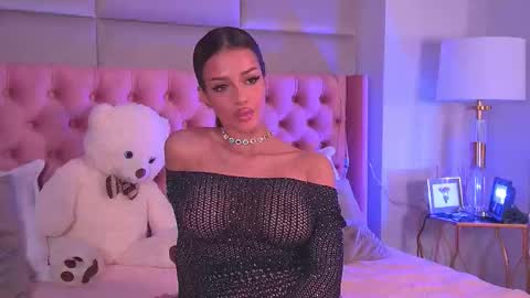 Amyra online show from 10.03.25