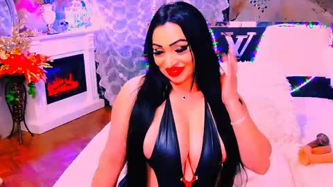 Snapshot of amyrarosera chatting on 05.06.26 Alimoonyia online show from 05.06.26