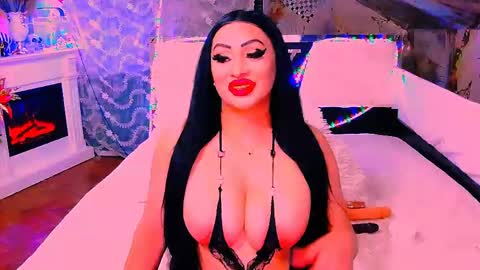 Snapshot of amyrarosera chatting on 05.31.26 Alimoonyia online show from 05.31.26