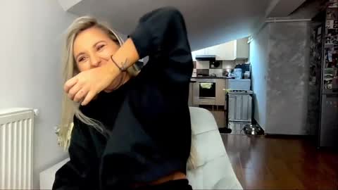 amyroberta92 online show from 01.18.25