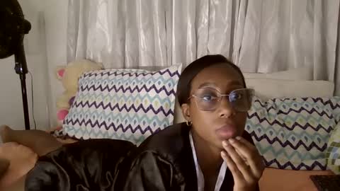 Snapshot of amyrosshot chatting on 10.03.25 Amyross online show from 10.03.25