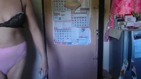 Snapshot of amysweetbabe chatting on 10.15.25 amysweetbabe online show from 10.15.25