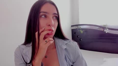 Ana  IG an castillo 1 online show from 03.10.25