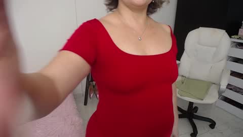 Snapshot of ana_hotmilf chatting on 12.07.24 Ana online show from 12.07.24