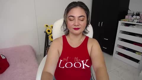 Snapshot of ana_hotmilf chatting on 12.13.24 Ana online show from 12.13.24