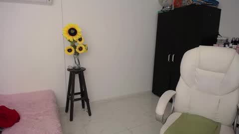 Snapshot of ana_hotmilf chatting on 12.16.24 Ana online show from 12.16.24