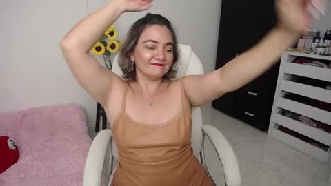 Snapshot of ana_hotmilf chatting on 12.20.24 Ana online show from 12.20.24