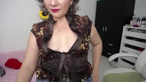 Snapshot of ana_hotmilf chatting on 12.22.24 Ana online show from 12.22.24