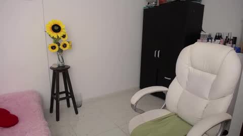 Snapshot of ana_hotmilf chatting on 12.22.24 Ana online show from 12.22.24