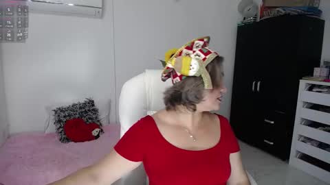 Snapshot of ana_hotmilf chatting on 12.24.24 Ana online show from 12.24.24