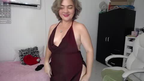 Snapshot of ana_hotmilf chatting on 12.26.24 Ana online show from 12.26.24