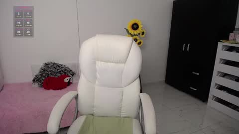 Snapshot of ana_hotmilf chatting on 12.30.24 Ana online show from 12.30.24