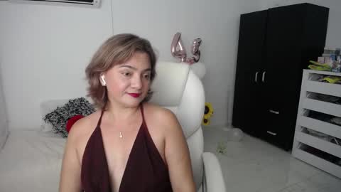 Snapshot of ana_hotmilf chatting on 01.20.25 Ana online show from 01.20.25