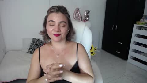 Snapshot of ana_hotmilf chatting on 01.24.25 Ana online show from 01.24.25