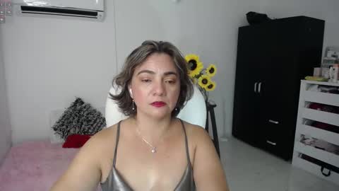 Snapshot of ana_hotmilf chatting on 02.19.25 Ana online show from 02.19.25