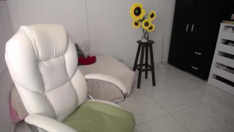 Snapshot of ana_hotmilf chatting on 03.04.25 Ana online show from 03.04.25