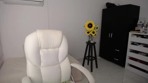 Snapshot of ana_hotmilf chatting on 03.07.25 Ana online show from 03.07.25