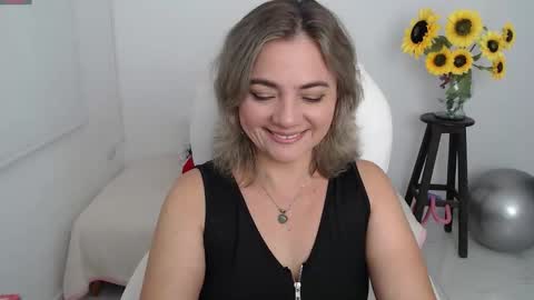 Snapshot of ana_hotmilf chatting on 09.08.25 Ana online show from 09.08.25