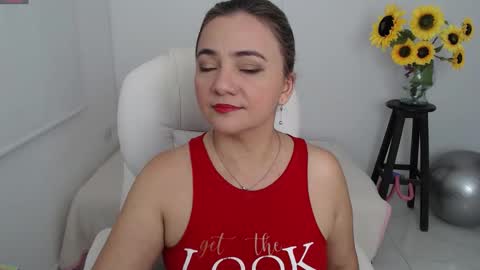 Snapshot of ana_hotmilf chatting on 09.10.25 Ana online show from 09.10.25