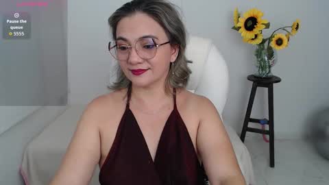 Snapshot of ana_hotmilf chatting on 10.25.25 Ana online show from 10.25.25