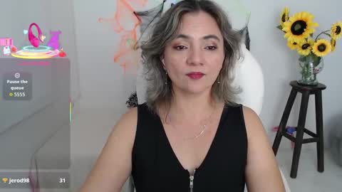 Snapshot of ana_hotmilfx chatting on 10.31.25 ANA online show from 10.31.25