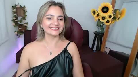 Snapshot of ana_hotmilfx chatting on 06.28.26 ANA online show from 06.28.26