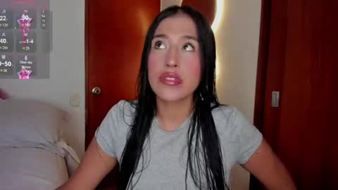 Snapshot of ana_m_ chatting on 06.16.26 Ana online show from 06.16.26